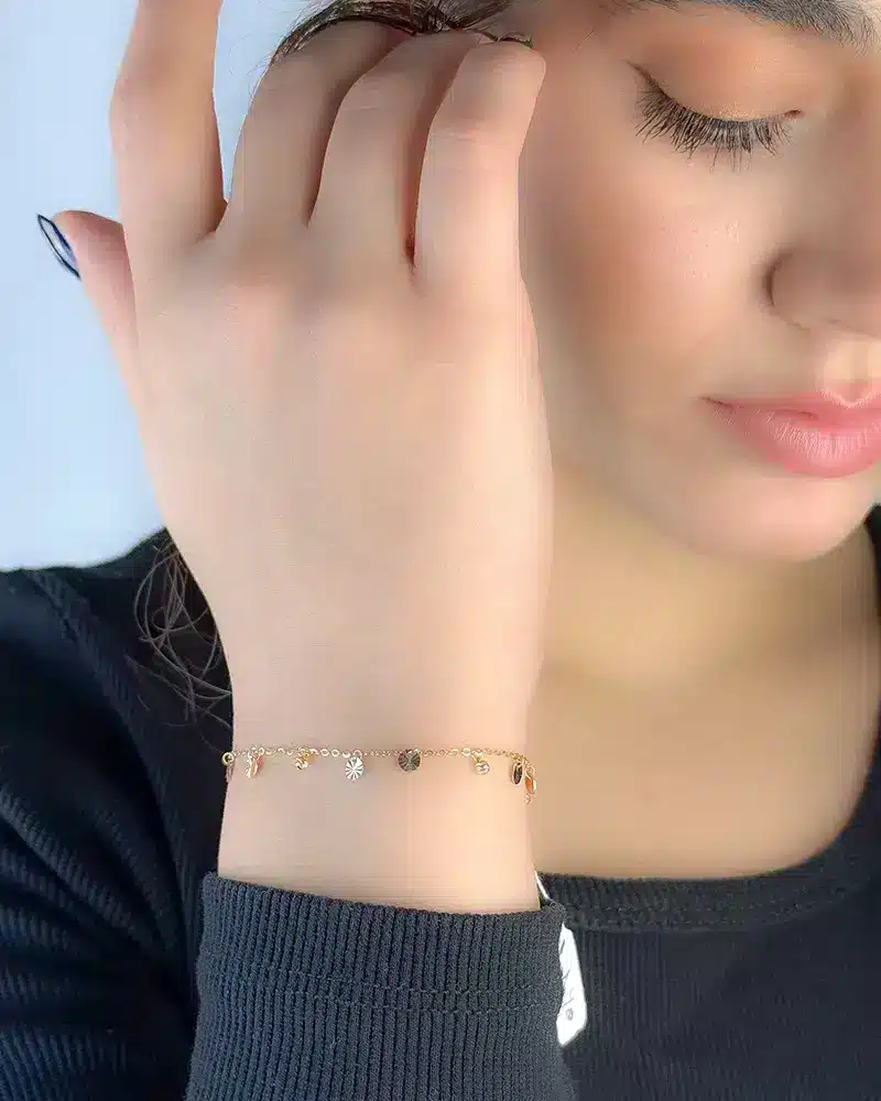 دستبند طلا دخترانه مينيمال مدل البرنادو اويز دار دايره